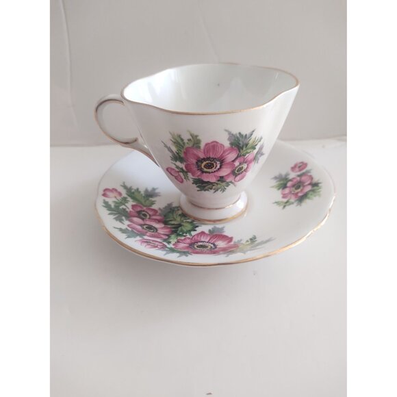 Vintage Royal Windsor Tea Cup & Saucer Set Pink Pansies Square shaped Cup - Picture 15 of 15